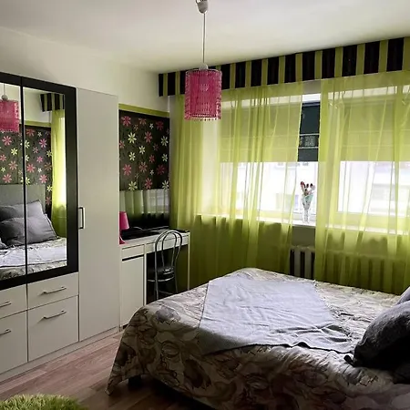 Kena Korter Kesklinnas Ja Ranna Laehedal! Apartman *