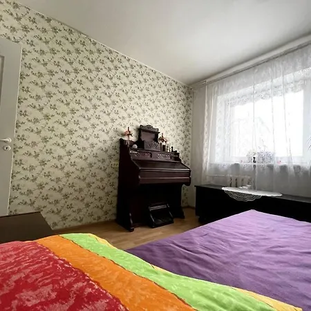 Kena Korter Kesklinnas Ja Ranna Laehedal! Apartment Parnu
