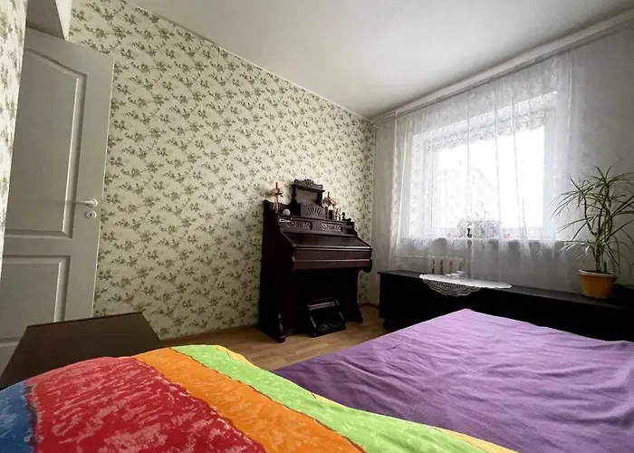 Kena Korter Kesklinnas Ja Ranna Laehedal! Apartment Parnu